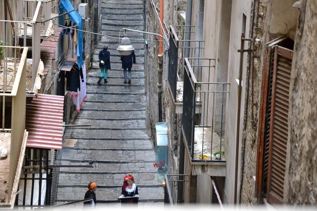 Napul'Art Bed & Breakfast Napoli Bagian luar foto