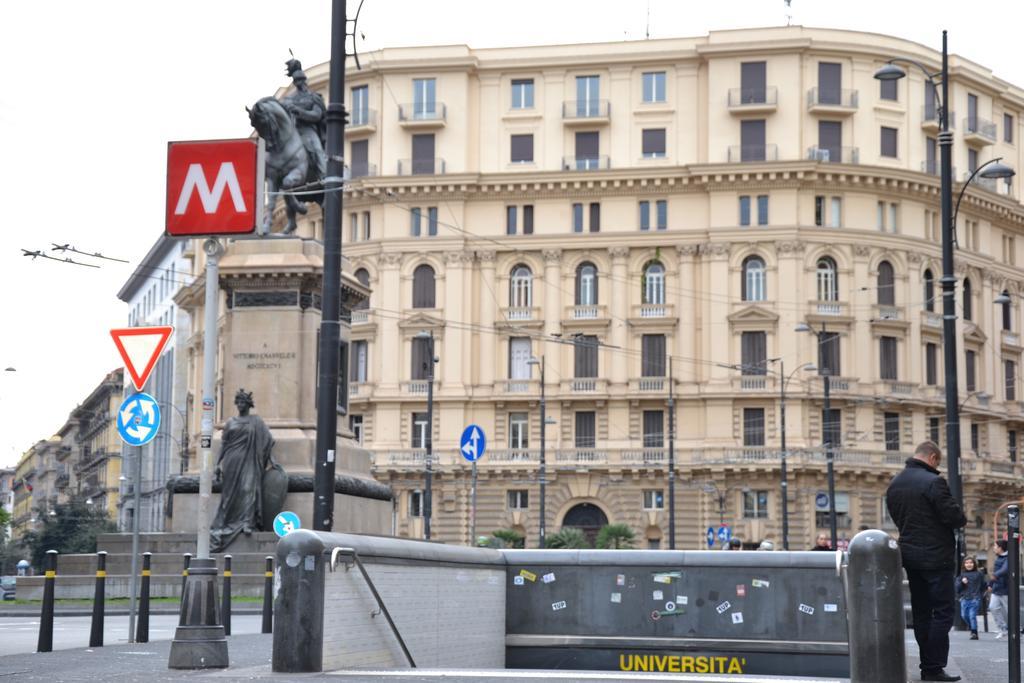 Napul'Art Bed & Breakfast Napoli Bagian luar foto